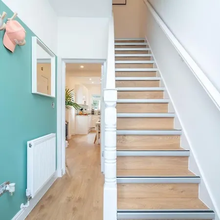 Enfield House 4 Bedroom-North London-Free Parking Exterior photo