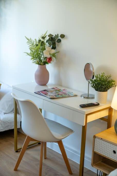 House 4 Bedroom-north London-free Parking * Enfield