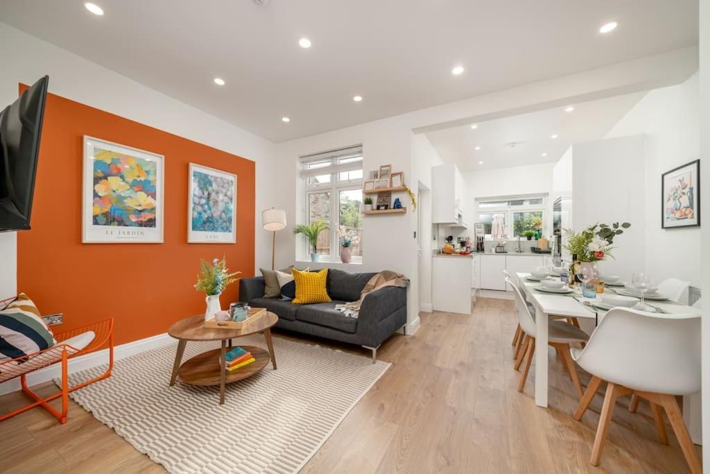 House 4 Bedroom-north London-free Parking Enfield