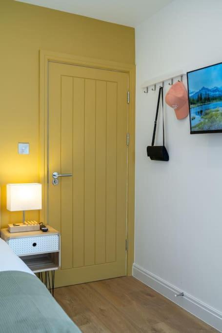 Holiday home House 4 Bedroom-north London-free Parking Enfield