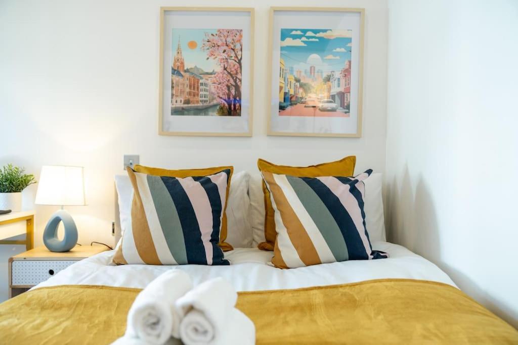 House 4 Bedroom-north London-free Parking Enfield