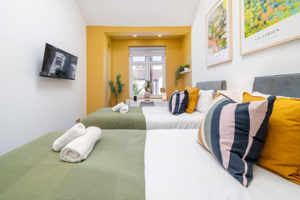 Holiday home House 4 Bedroom-north London-free Parking *