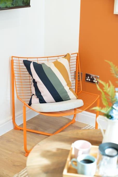 House 4 Bedroom-north London-free Parking Enfield