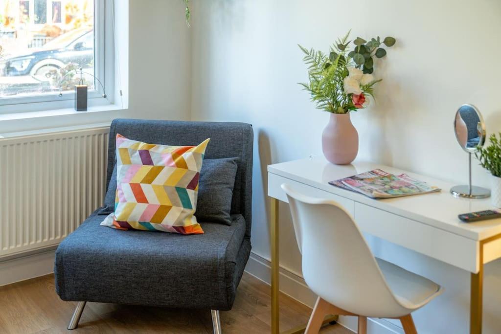 House 4 Bedroom-north London-free Parking Holiday home